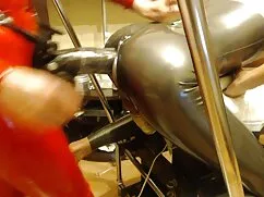 アントニアはL-Oを示す。 無料 動画  ...