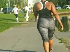 プールルナノエミ 女性 の アダルト ビ ...
